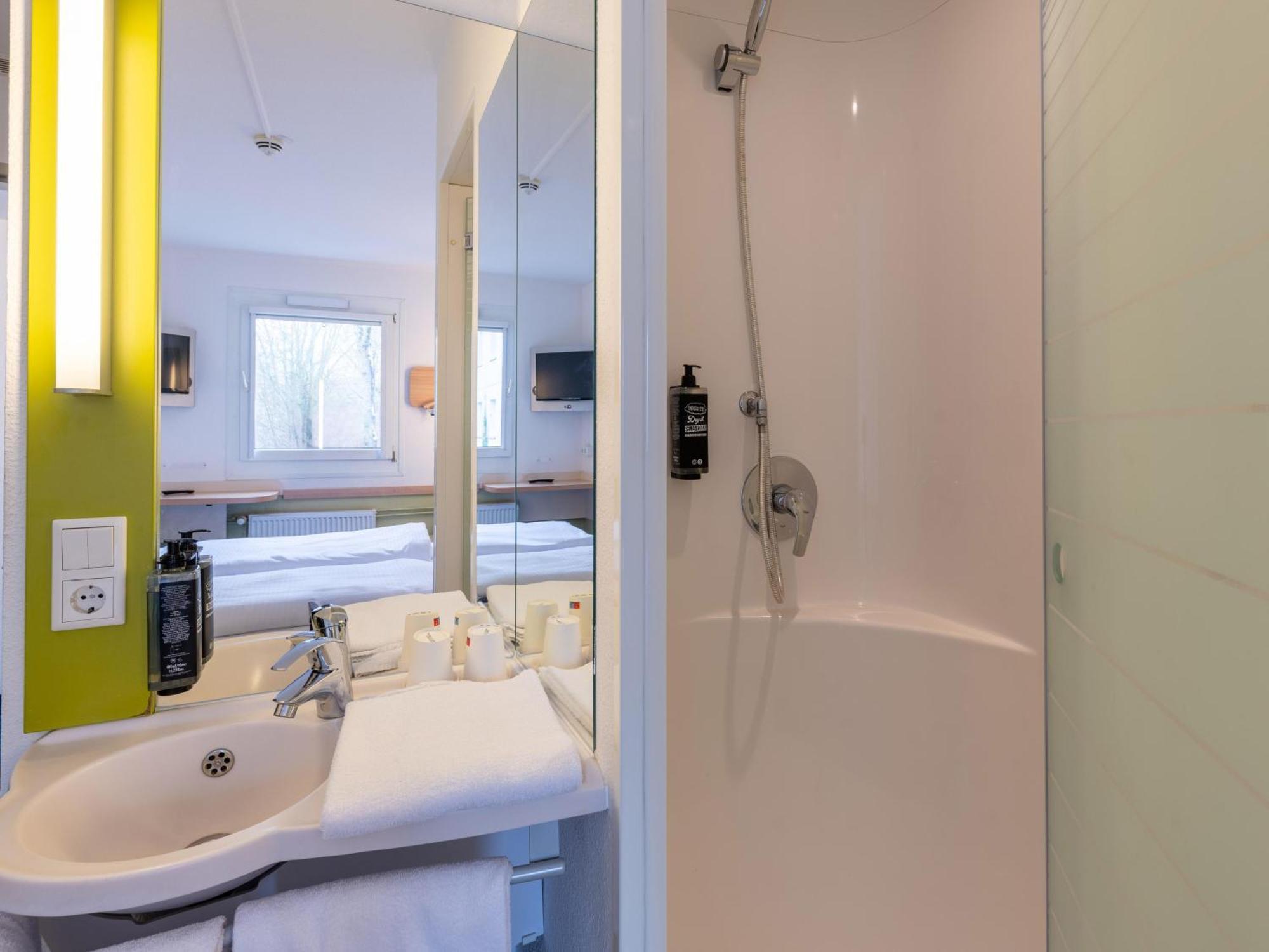B&B Hotel Aachen-Nord Екстериор снимка