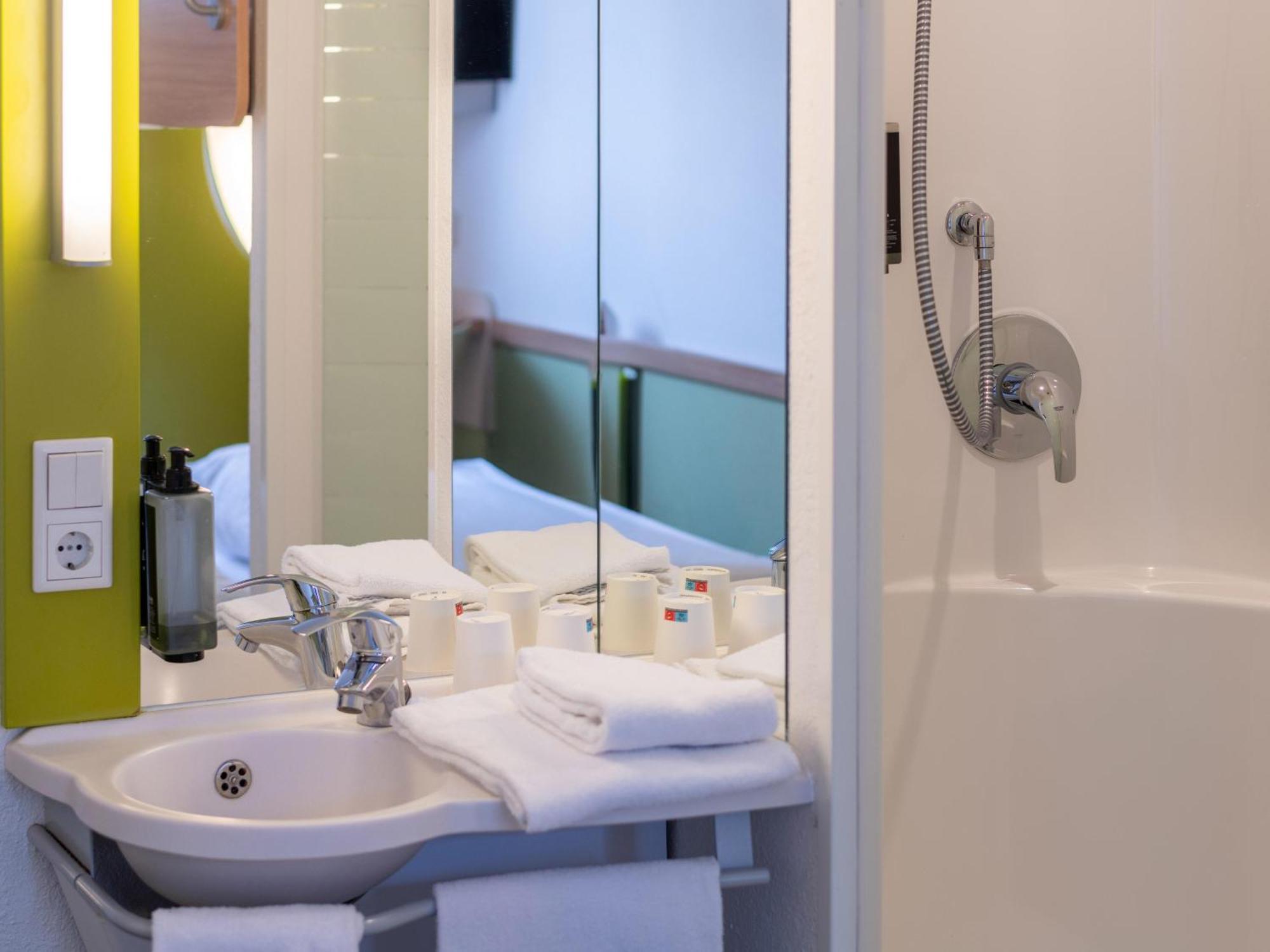 B&B Hotel Aachen-Nord Екстериор снимка